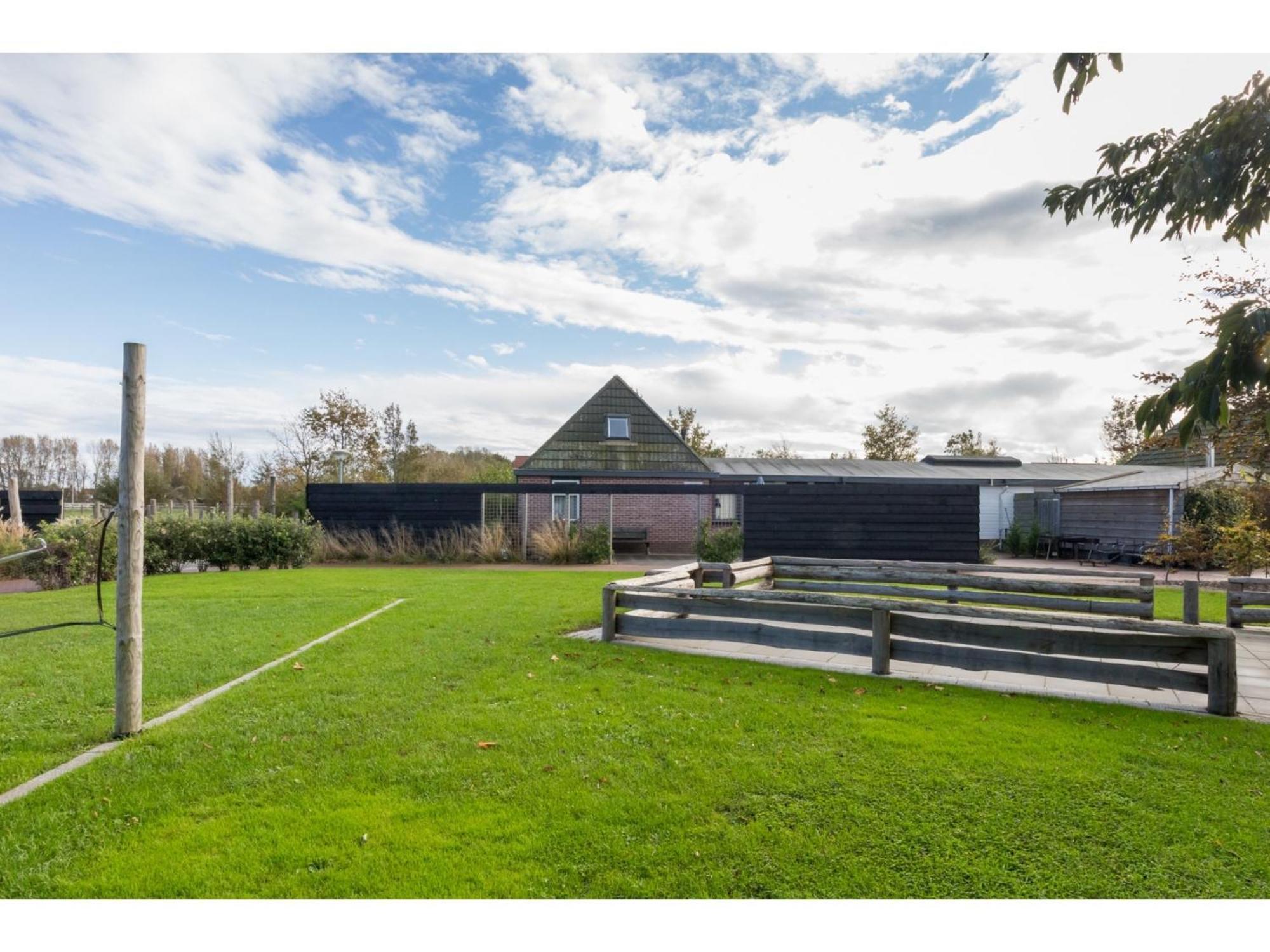 Family House On A Small Park With A Large Playing Field Serooskerke  Eksteriør billede